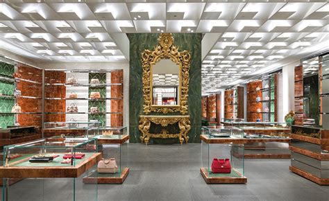 dolce and gabbana store milan